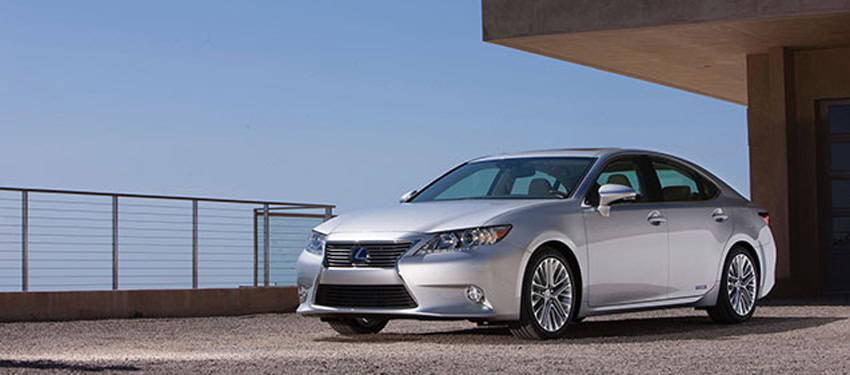 Lexus ES brings sexy (luxury) back