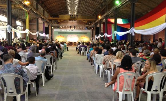 Record mass gay wedding takes place in Brazil