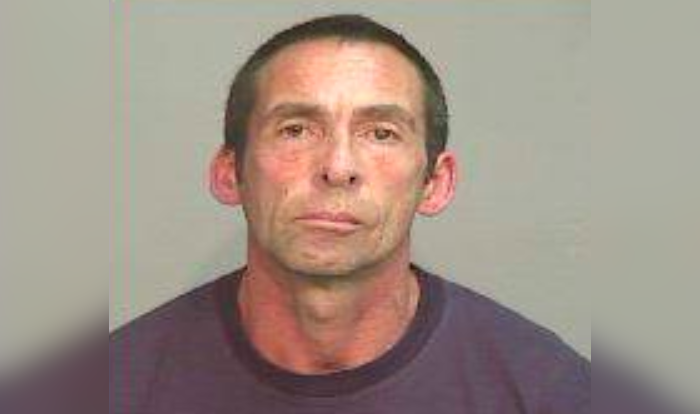 Police warn community after man convicted of killing two male partners escapes parole