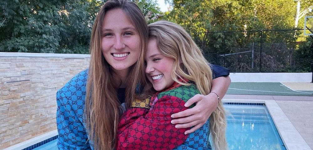 JoJo Siwa and Girlfriend Kylie Prew Celebrate Pride With Cute Kiss Cam Moment
