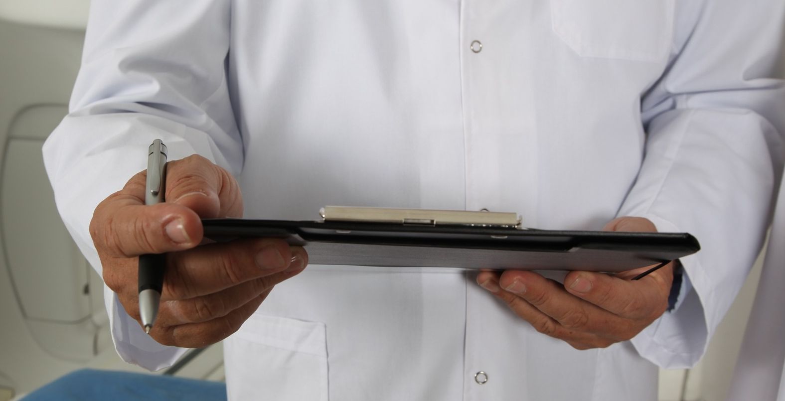 Psychiatrist who claimed to ‘cure’ homosexuality suspended for having sex with gay patients