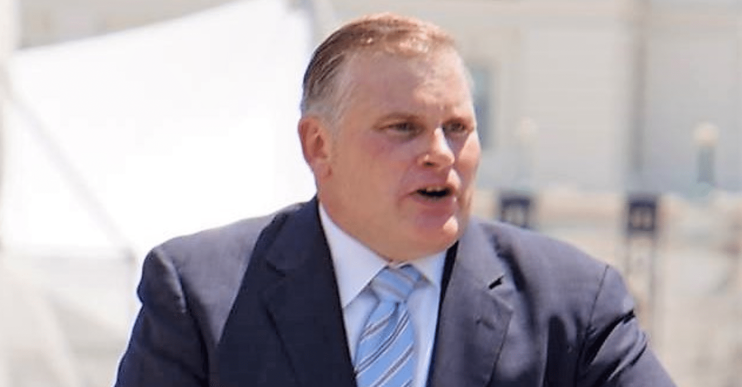 Anti-gay leader compares himself to Jesus in bizarre Easter rant
