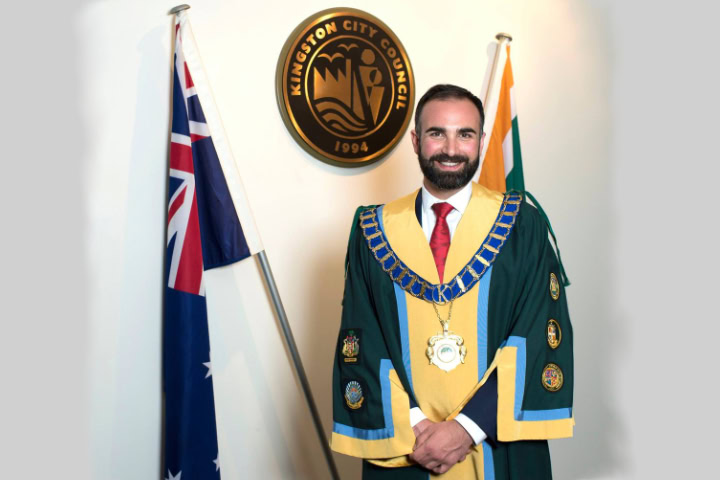Victoria Elects Four Out Mayors & Two Deputies