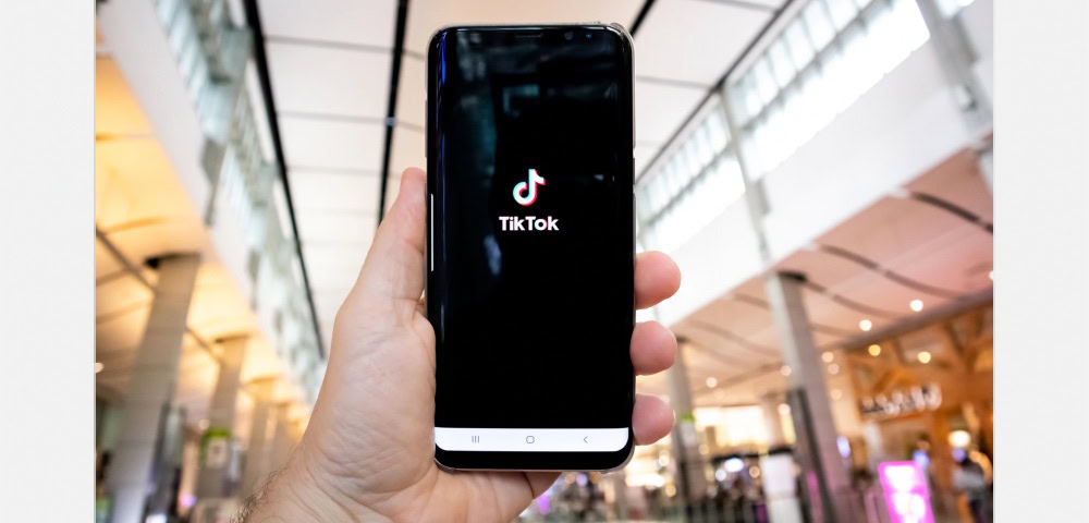 Perth Catholic School Teacher Resigns After Being Outed As Gay On TikTok By Students 