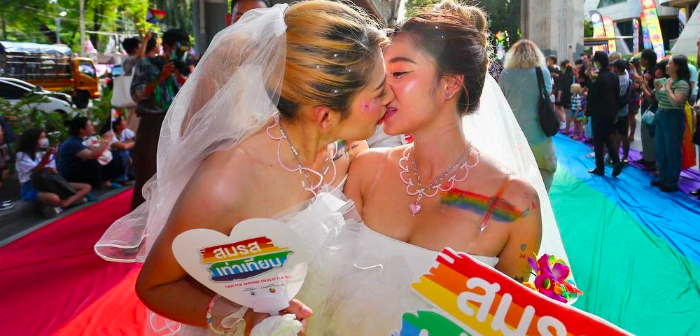 Thousands of Same Sex Couples Marry In Thailand